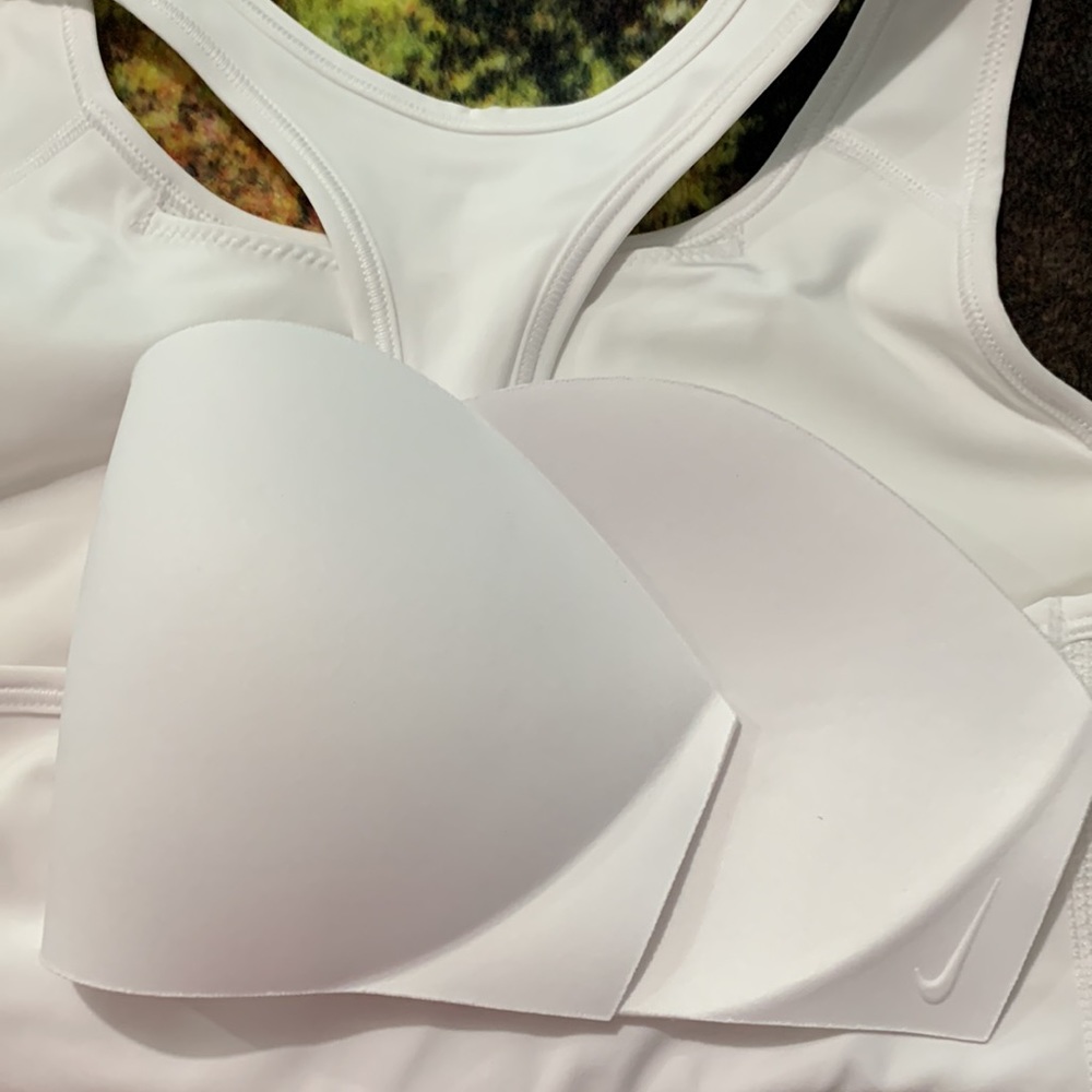 Nike - bra - Picture 9 of 10
